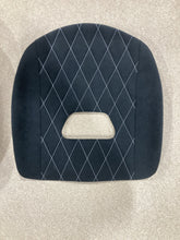 Load image into Gallery viewer, Tillett B5 seat pads set with silver diamond stitching
